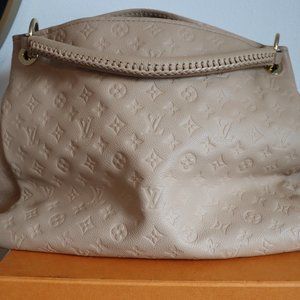 ARTSY MM Louis Vuitton Beige Handbag